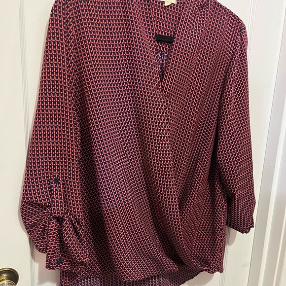 Pleione Patterned Blouse – P2P ~ 22” – (L) - Picture 4 of 5